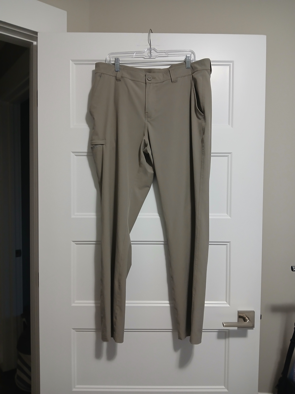 Columbia Men's Cargo Pants in Khaki Tan